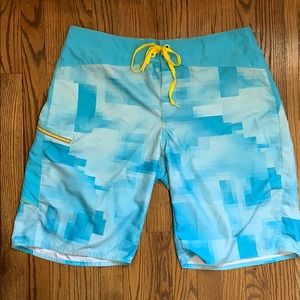 Men’s UA Sz 34 Board Shorts